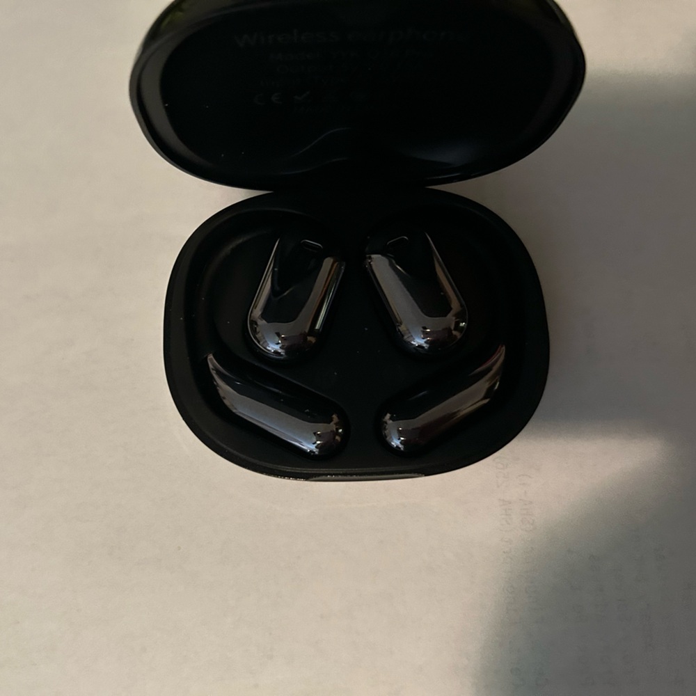Black Wireless Earbuds